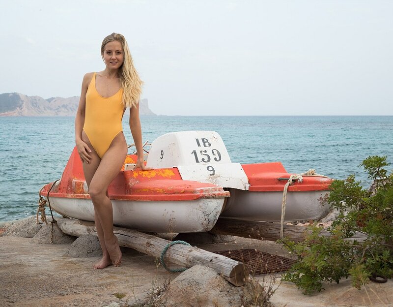Аничка, 22